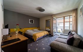 Sopherl am See - Frühstück auf der Seeterrasse, sehr ruhig und wunderschön am See, 3 Minuten nach Oberpfaffenhofen, viele Radtouren, Restaurants&Cafes in der Umgebung